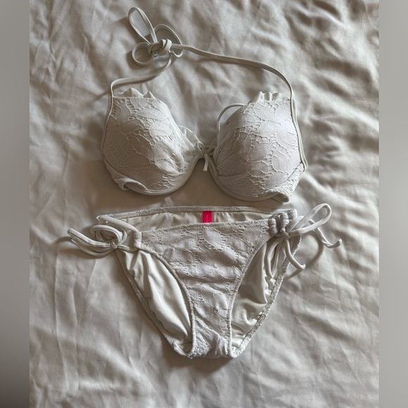 Victoria’s Secret Very Sexy String Lace Bikini w/ Push-up Halter - 34C & Small - Picture 1 of 9